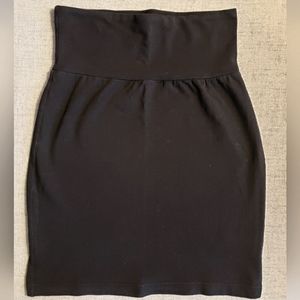 Aritzia Black Skirt